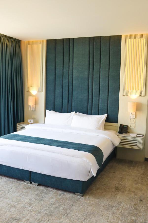 Rival Hotel Amman Bagian luar foto