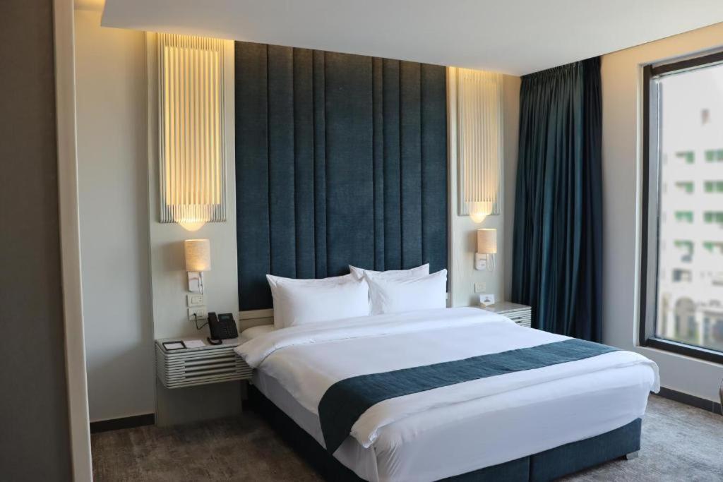 Rival Hotel Amman Bagian luar foto