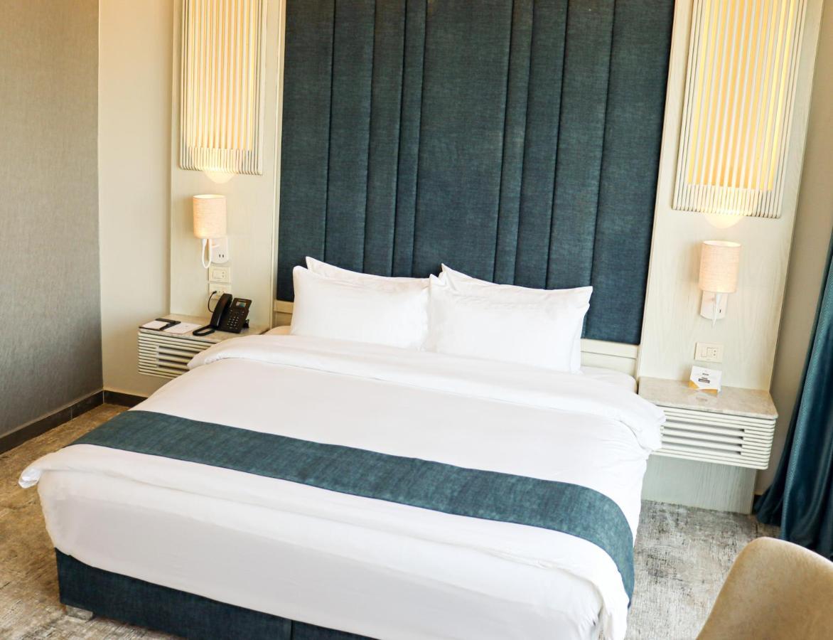 Rival Hotel Amman Bagian luar foto