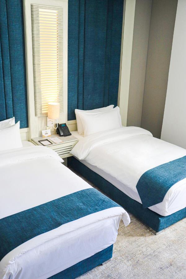 Rival Hotel Amman Bagian luar foto