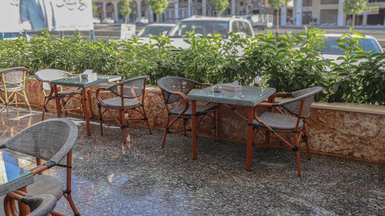 Rival Hotel Amman Bagian luar foto