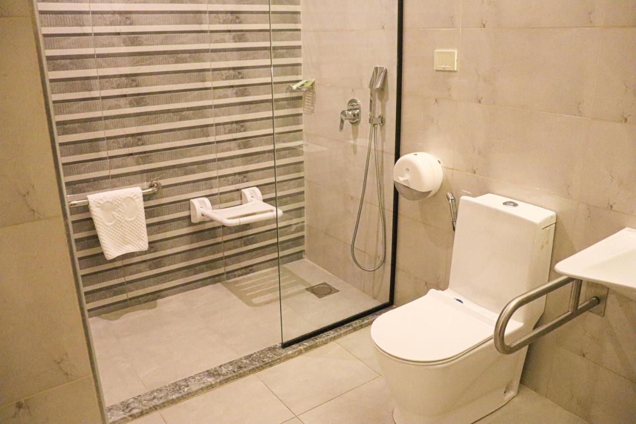 Rival Hotel Amman Bagian luar foto
