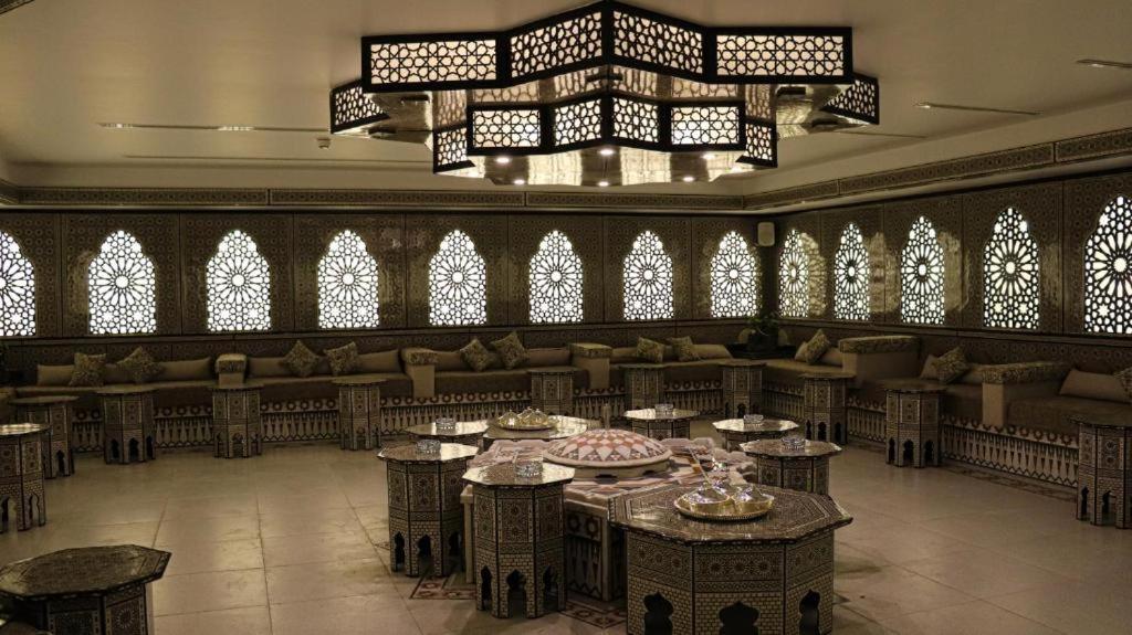 Rival Hotel Amman Bagian luar foto